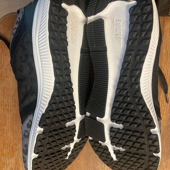 Avia Black and Gray Leopard Print Sneakers - Picture 3 of 5